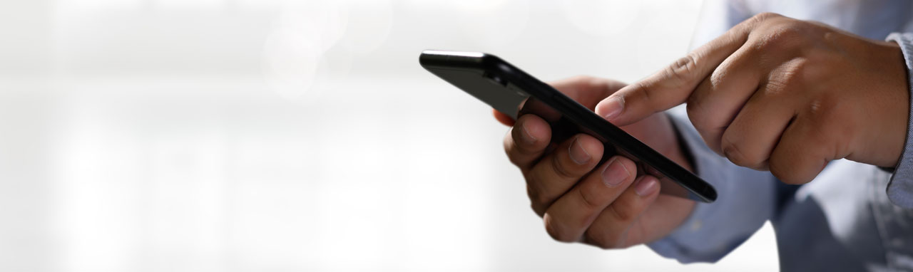 Symbolbild browsen mit dem Handy